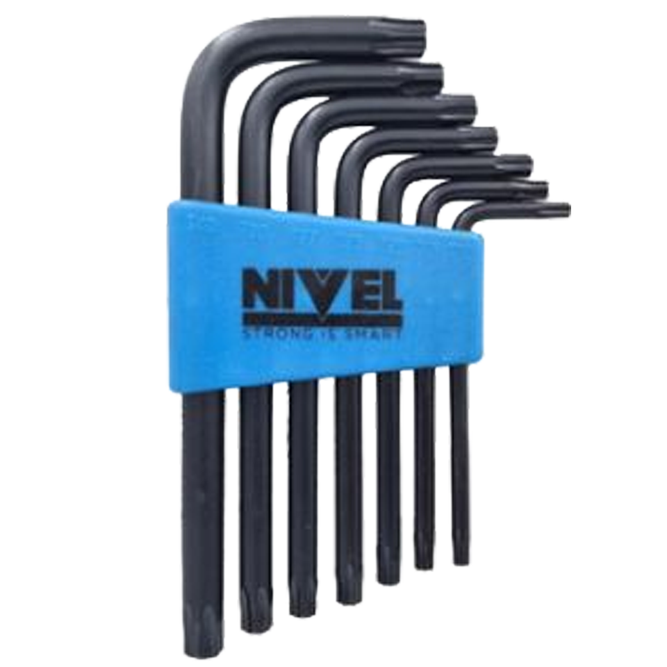 Profesional utilizando una de las llaves Torx del juego Nivel para realizar el mantenimiento o ajuste de un dispositivo electrónico.