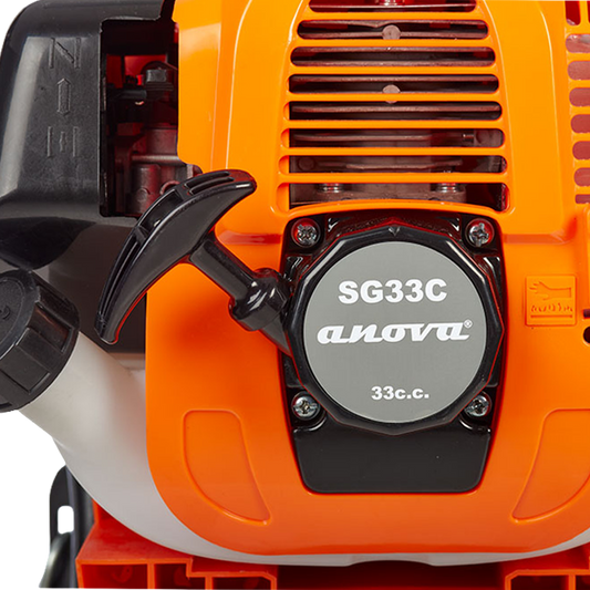 Detalle del motor de 2 tiempos y sistema de arranque del soplador Anova.