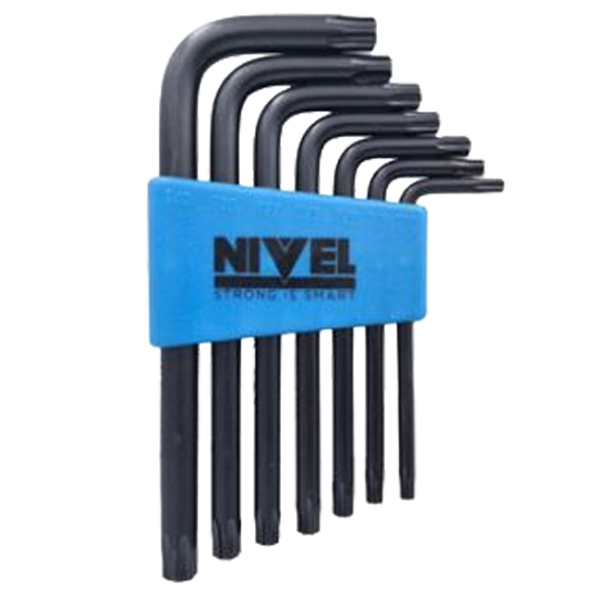 Profesional utilizando una de las llaves Torx del juego Nivel para realizar el mantenimiento o ajuste de un dispositivo electrónico.