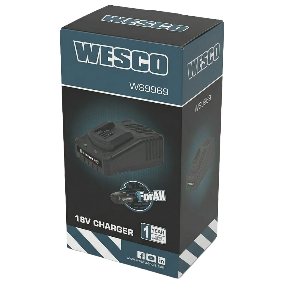 Cargador de baterías Wesco fijado en una pared de taller, destacando sus orificios de montaje mural para ahorro de espacio.