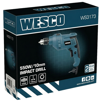 Taladro percutor Wesco 550W acompañado por su llave de ajuste de portabrocas.