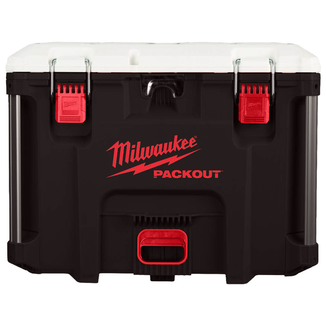 Interior de la nevera rigida Milwaukee PACKOUT con bandeja extraible y revestimiento alimentario.
