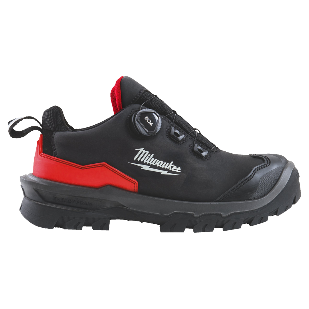 Detalle del dial de ajuste BOA y puntera de aluminio SHOCKSHIELD en zapato Milwaukee S3S.