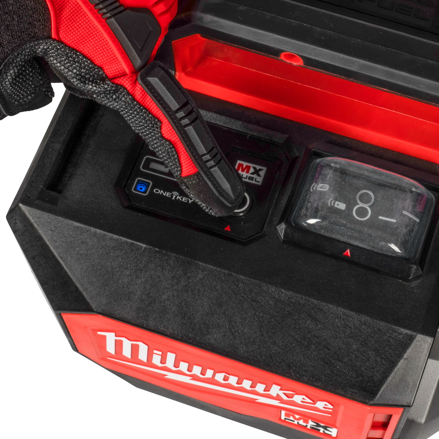 Vibrador de hormigón compacto Milwaukee MX FUEL con correa de transporte y mando