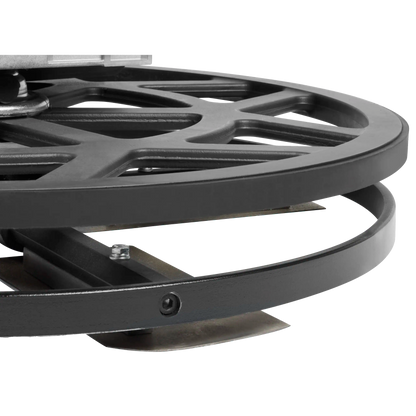 Detalle del acelerador ergonómico y selector de ángulo de palas en fratasadora Milwaukee