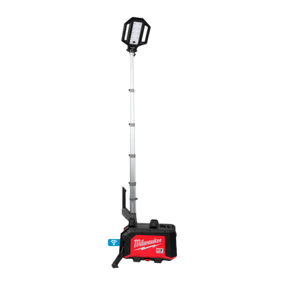 Torre de iluminación industrial Milwaukee MX FUEL de 15000 lúmenes con mástil extendido