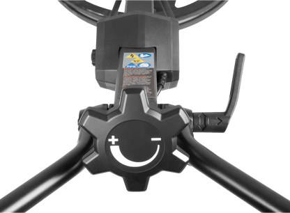 Detalle del acelerador ergonómico y selector de ángulo de la fratasadora Milwaukee