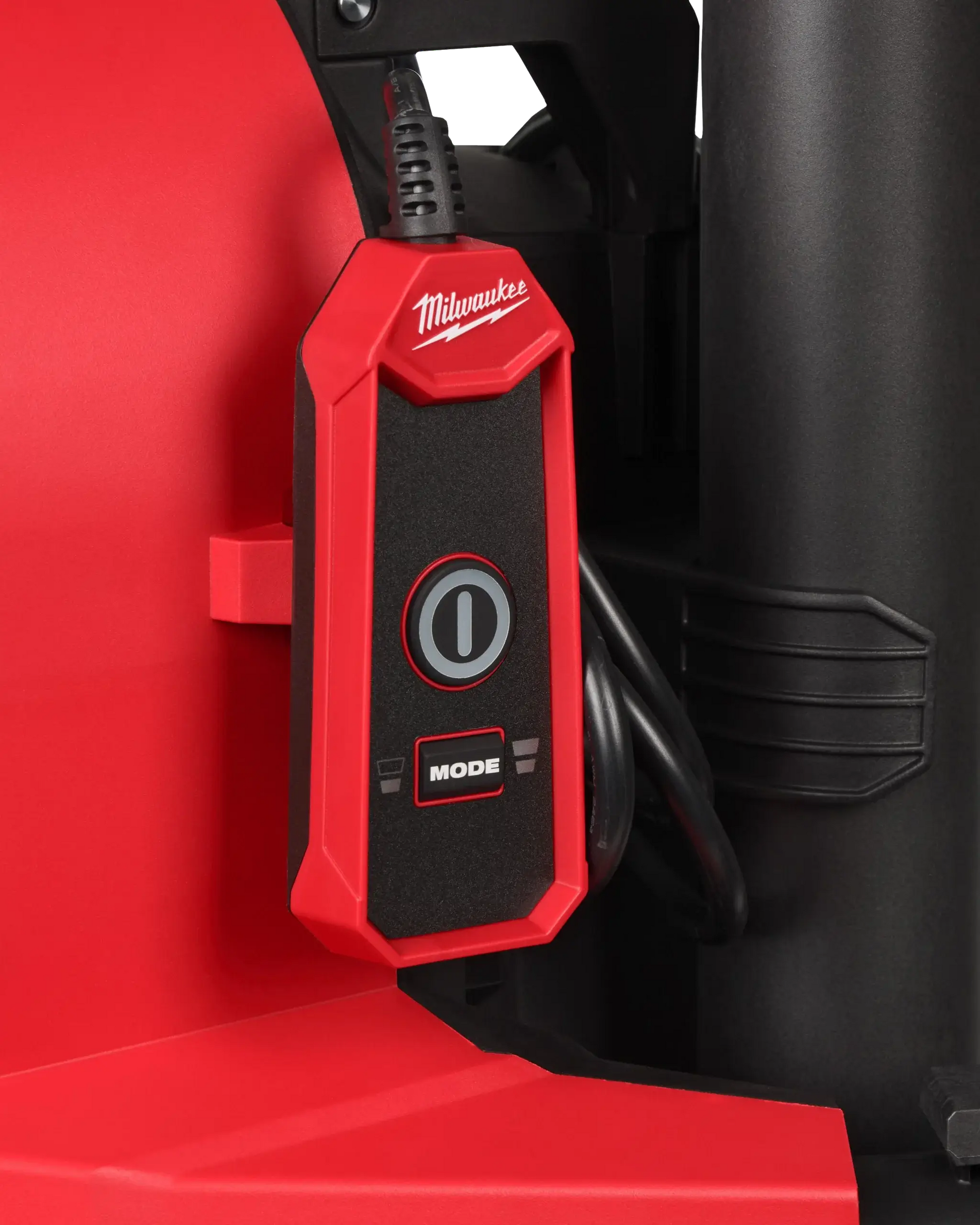 Aspirador de mochila inalámbrico Milwaukee M18 FUEL clase L con arnés ergonómico