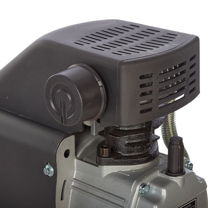 Motor electrico protegido de 1.5 kW y biela lubricada en aceite del compresor CA50.