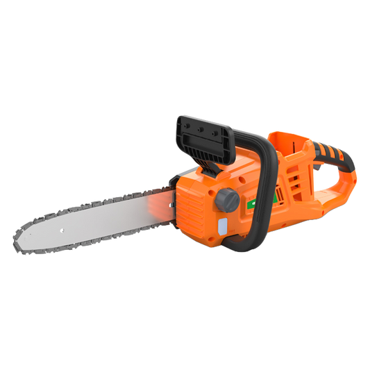 Motosierra a bateria Anova E40CS16 realizando trabajos de poda en arbolado.