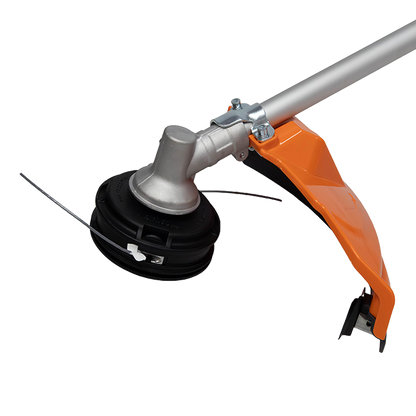 Detalle del cabezal de nylon de 42 cm e hilo de 2.4 mm en desbrozadora Anova.