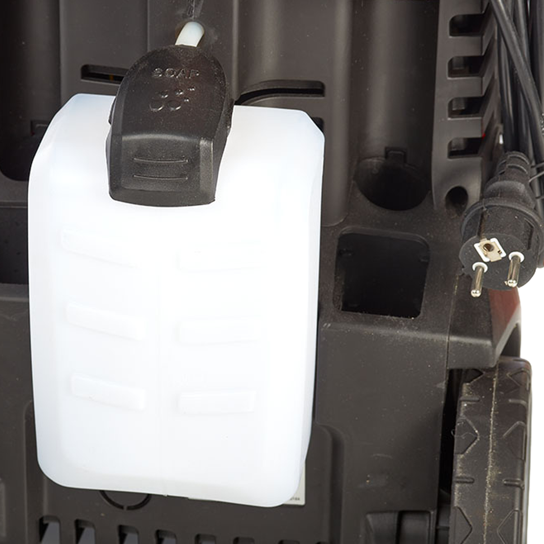 Limpieza de superficies y fachadas con la hidrolimpiadora Anova H1350 de 90 a 135 bar.