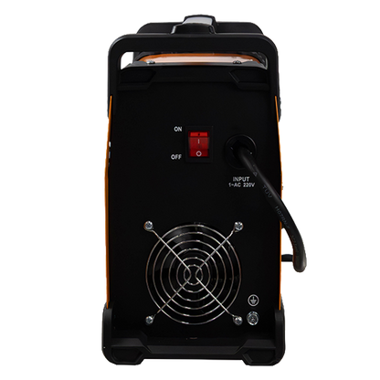 Accesorios del soldador Anova SL160TIG incluyendo pinza de masa, portaelectrodo y máscara.
